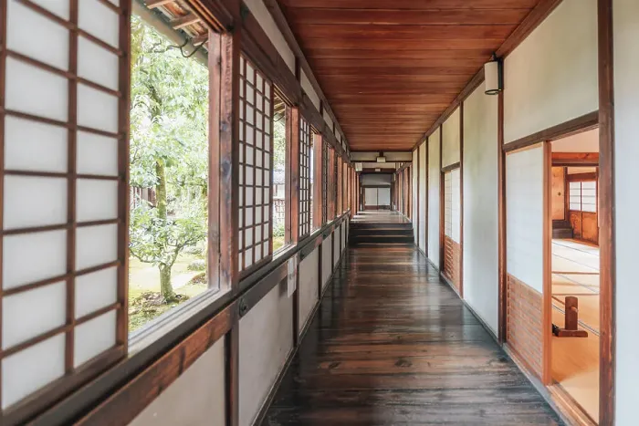 Framed Print : Typical Japanese floors and walls inside the Daigo-Ji temple, Kyoto Framed Print : Typical Japanese floors and walls inside the Daigo-Ji temple, Kyoto