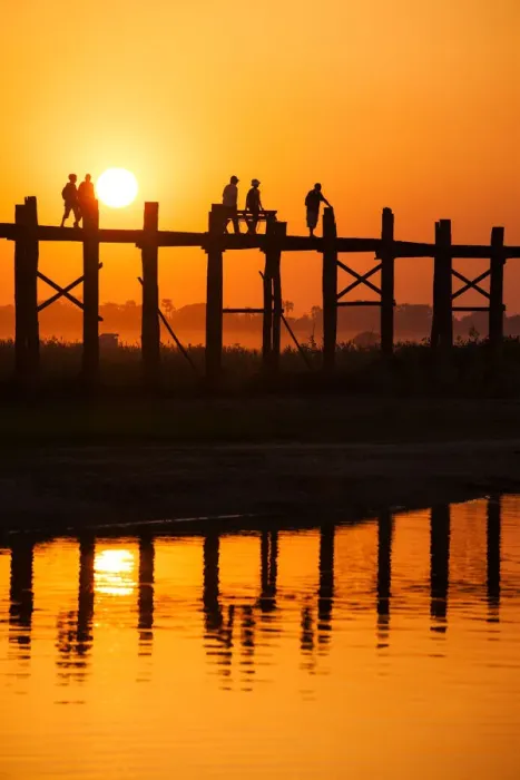 Framed Print : U Bein Bridge (longest teak bridge in the world) at sunset, Amarapura, Mandalay, Burma Framed Print : U Bein Bridge (longest teak bridge in the world) at sunset, Amarapura, Mandalay, Burma