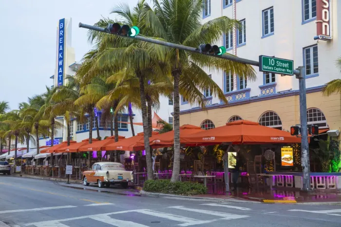 Framed Print : U. S. A, Miami, Miami Beach, South Beach, Ocean Drive, Breakwater Hotel and Orange Framed Print : U. S. A, Miami, Miami Beach, South Beach, Ocean Drive, Breakwater Hotel and Orange