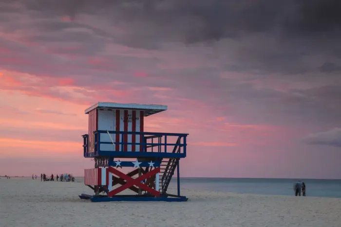 Framed Print : U. S. A, Miami, Miami beach, South Beach, Life guard beach hut Framed Print : U. S. A, Miami, Miami beach, South Beach, Life guard beach hut