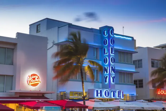 Framed Print : U. S. A, Miami, Miami Beach, South Beach, Ocean drive, The Colony Art Deco Hotel Framed Print : U. S. A, Miami, Miami Beach, South Beach, Ocean drive, The Colony Art Deco Hotel