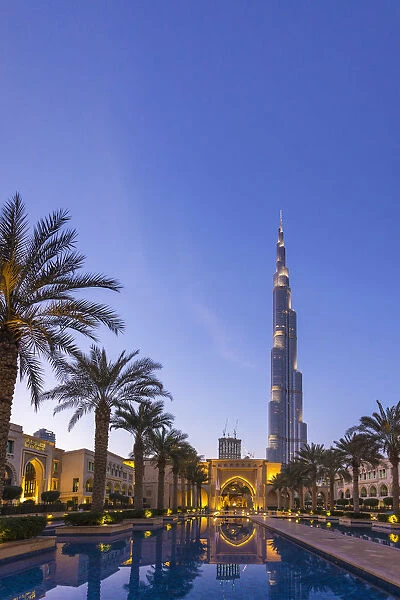 UAE, Dubai, Burj Khalifa from Dubai Mall Gardens