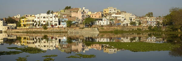Udaipur and lake Pichola, Udaipur, Rajasthan, India, Asia