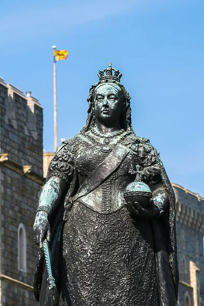 UK, England, Berkshire, Windsor, Windsor Castle, Queen Victoria statue