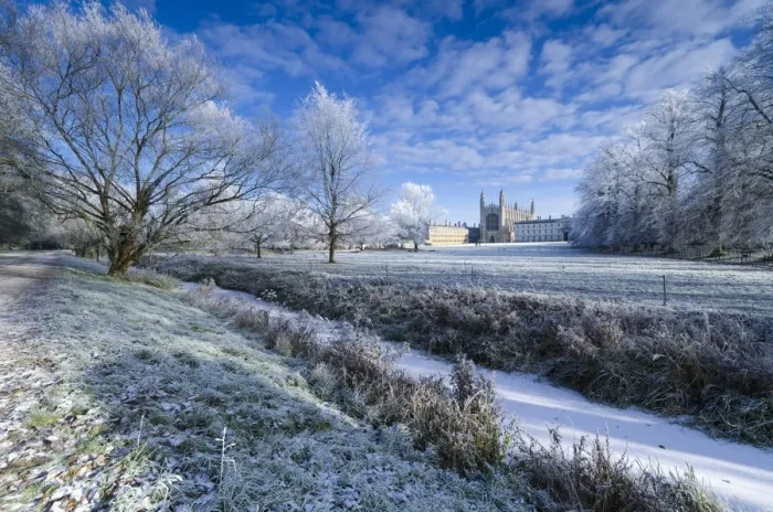 Framed Print : UK, England, Cambridgeshire, Cambridge, The Backs, Kings College Chapel in winter Framed Print : UK, England, Cambridgeshire, Cambridge, The Backs, Kings College Chapel in winter