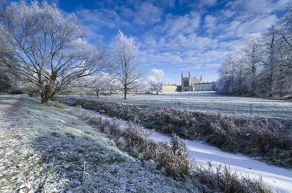 UK, England, Cambridgeshire, Cambridge, The Backs, Kings College Chapel in winter