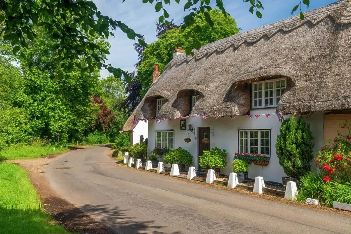 Framed Print : UK, England, Cambridgeshire, Wennington, Traditional thatched cottage Framed Print : UK, England, Cambridgeshire, Wennington, Traditional thatched cottage
