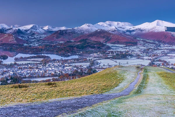 UK, England, Cumbria, Lake District, footpath overlooking Keswick from Latrigg