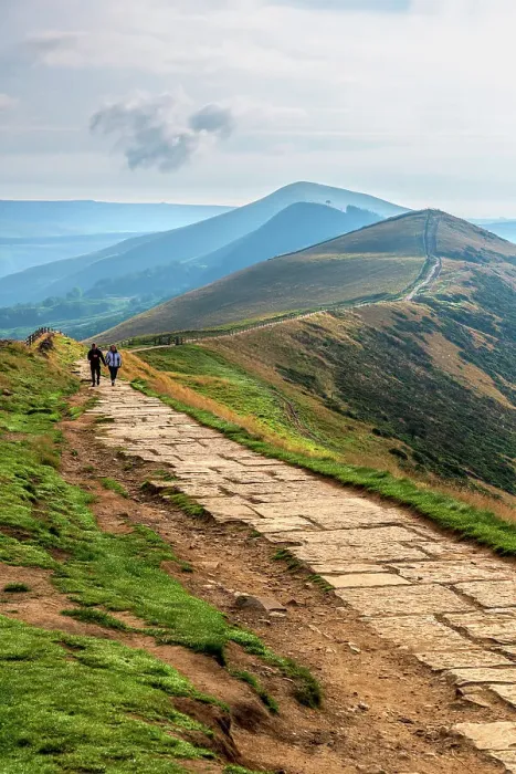 Framed Print : UK, England, Derbyshire, Peak District National Park, High Peak, Great Ridge from Mam Tor towards Back Tor and Lose Hill (Ward's Piece) Framed Print : UK, England, Derbyshire, Peak District National Park, High Peak, Great Ridge from Mam Tor towards Back Tor and Lose Hill (Ward's Piece)