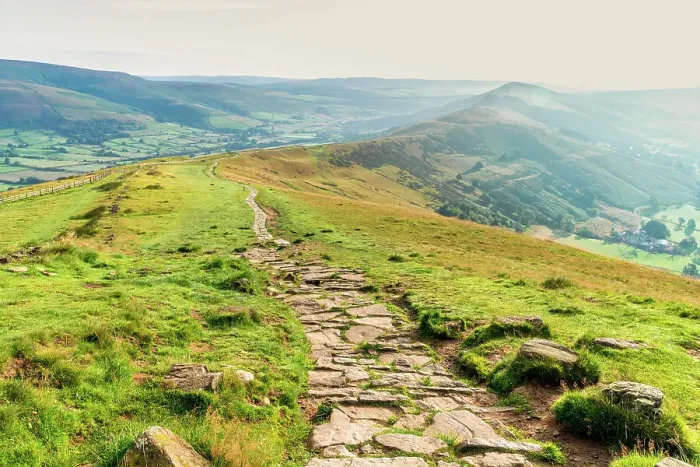 Framed Print : UK, England, Derbyshire, Peak District National Park, High Peak, Great Ridge from Mam Tor towards Back Tor and Lose Hill (Ward's Piece)