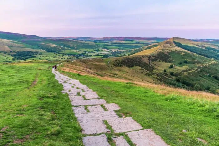 Framed Print : UK, England, Derbyshire, Peak District National Park, High Peak, Great Ridge from Mam Tor towards Back Tor and Lose Hill (Ward's Piece) Framed Print : UK, England, Derbyshire, Peak District National Park, High Peak, Great Ridge from Mam Tor towards Back Tor and Lose Hill (Ward's Piece)