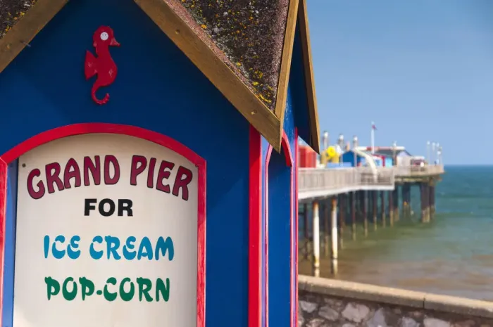Framed Print : UK, England, Devon, Teignmouth, Teignmouth Pier