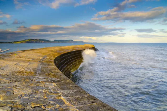 Framed Print : UK, England, Dorset, Lyme Regis, a Gateway Town to the UNESCO World Heritage Site Framed Print : UK, England, Dorset, Lyme Regis, a Gateway Town to the UNESCO World Heritage Site