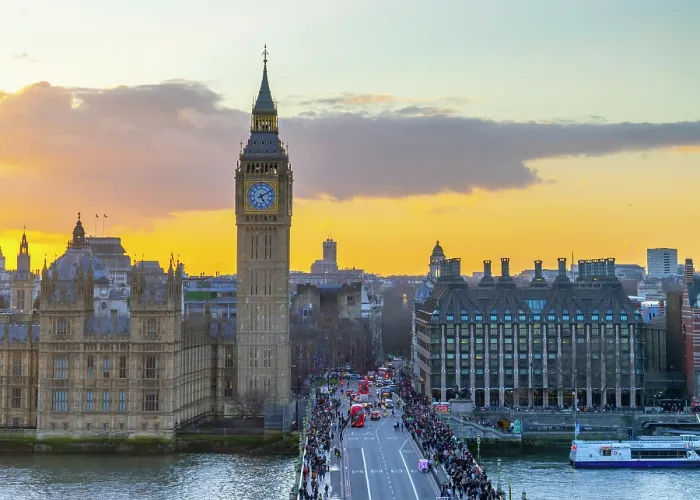 Framed Print : UK, England, London, Houses of Parliament, Big Ben across Westminster Bridge Framed Print : UK, England, London, Houses of Parliament, Big Ben across Westminster Bridge