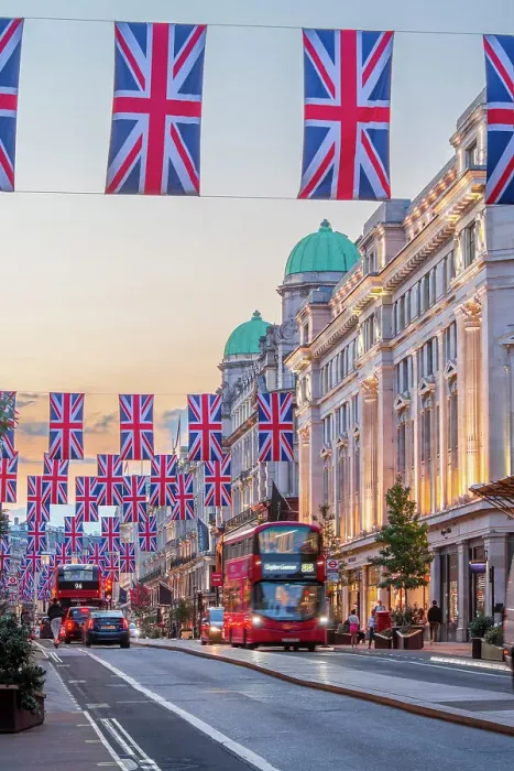 Framed Print : UK, England, London, Regent Street Framed Print : UK, England, London, Regent Street