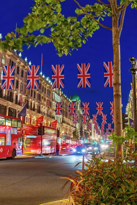 Framed Print : UK, England, London, Regent Street Framed Print : UK, England, London, Regent Street