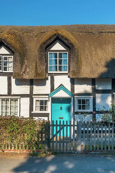 UK, England, Shropshire, Brampton Bryan, Thatched Cottage