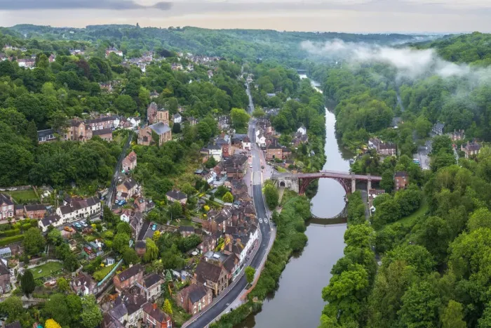 Framed Print : UK, England, Shropshire, Telford, Ironbridge Gorge, UNESCO World Heritage Site, Ironbridge, The Iron Bridge over River Severn