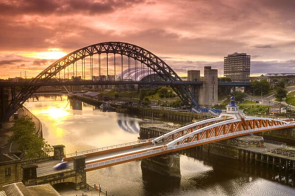 UK, England, Tyne and Wear, Newcastle and Gateshead, The Tyne and Swing Bridges over