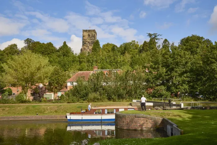 Framed Print : UK, England, West Midlands, Droitwich Spa, Vines Park, The Droitwich canal Framed Print : UK, England, West Midlands, Droitwich Spa, Vines Park, The Droitwich canal