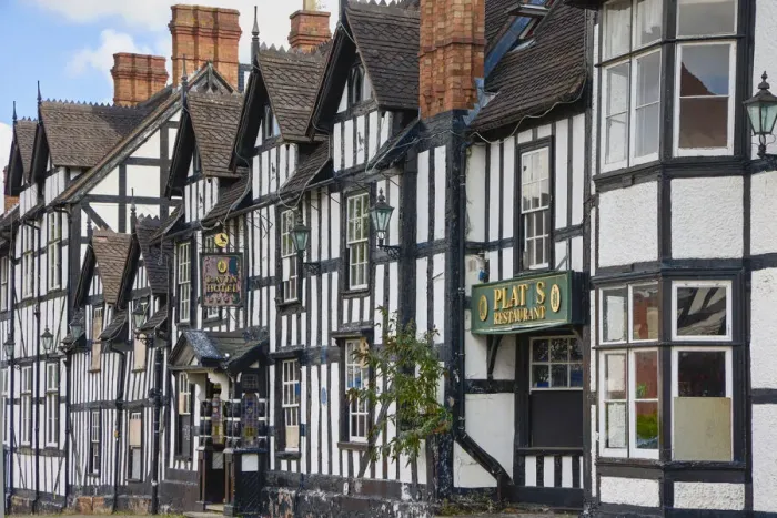 Framed Print : UK, England, West Midlands, Worcestershire, Droitwich Spa, Raven hotel - reputed to be the birthplace of St Richard de Wyche