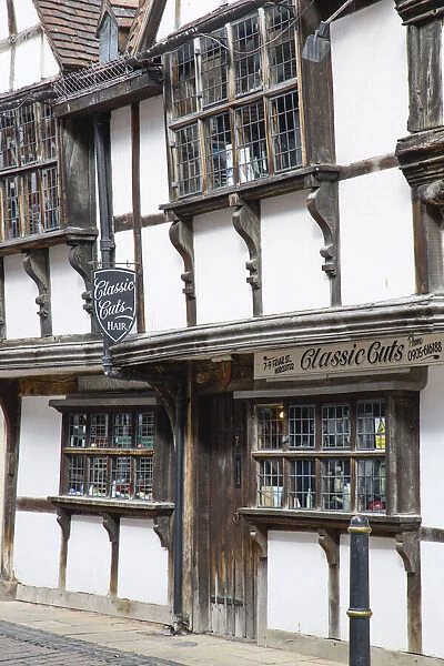 UK, England, West Midlands, Worcestershire, Worcester, Half-timbered buildings in Friar St