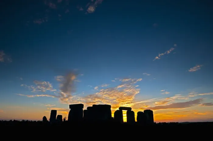 Framed Print : UK, England, Wiltshire, Stonehenge, Summer Solstice Celebrations Framed Print : UK, England, Wiltshire, Stonehenge, Summer Solstice Celebrations