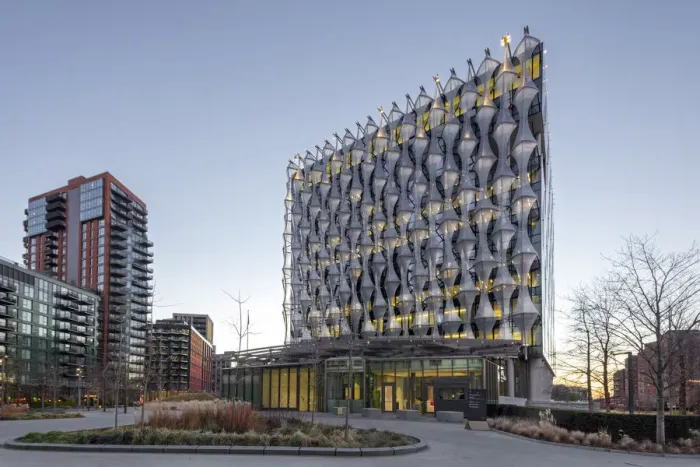 Framed Print : UK, London, Vauxhall, Borough of Wandsworth. Illuminated facade of the USA Embassy (Architect: Kieran Timberlake, 2017), Embassy Gardens and new construction in the Nine Elms district Framed Print : UK, London, Vauxhall, Borough of Wandsworth. Illuminated facade of the USA Embassy (Architect: Kieran Timberlake, 2017), Embassy Gardens and new construction in the Nine Elms district