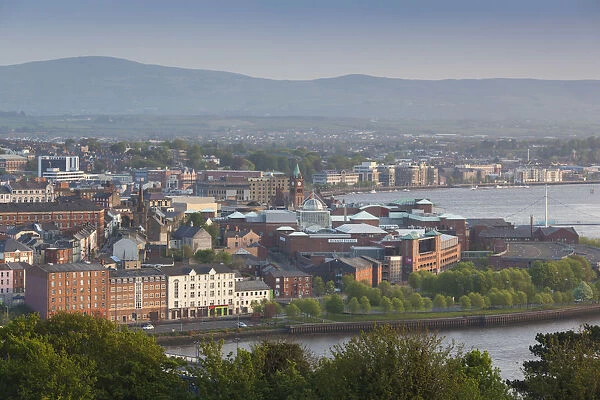 UK, Northern Ireland, County Londonderry, Derry, elevated town view, dawn