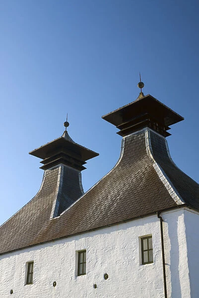 UK, Scotland, Argyll and Bute, Islay, Ardbeg Whisky Distillery, Pagoda roof above