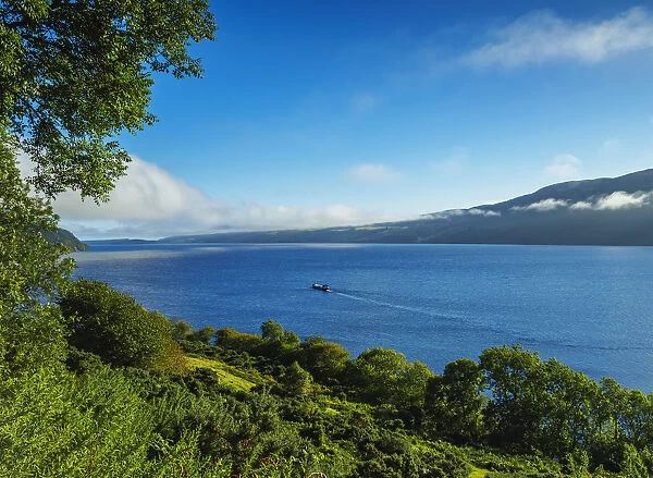 UK, Scotland, Highlands, Drumnadrochit, Landscape of the Loch Ness