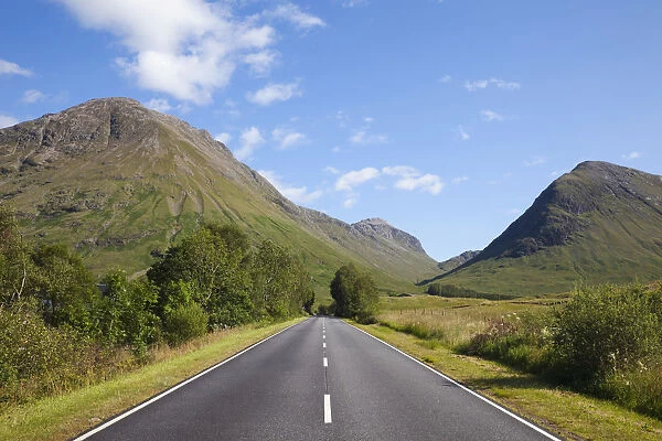 UK, Scotland, Highlands, Empty Road in Glen Coe