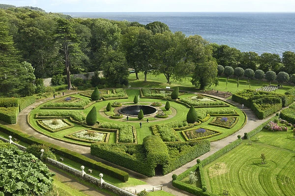 UK, Scotland, Highlands, Sutherland, Dunrobin Castle, French garden