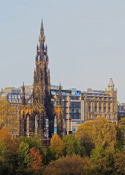 UK, Scotland, Lothian, Edinburgh, Princes Street Gardens, View of The Scott Monument