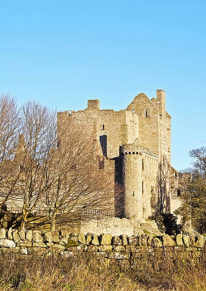 UK, Scotland, Lothian, Edinburgh, View of the Craigmillar Castle