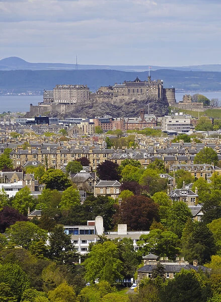 UK, Scotland, Lothian, Edinburgh, City Skyline with the Castle viewed from the Blackford