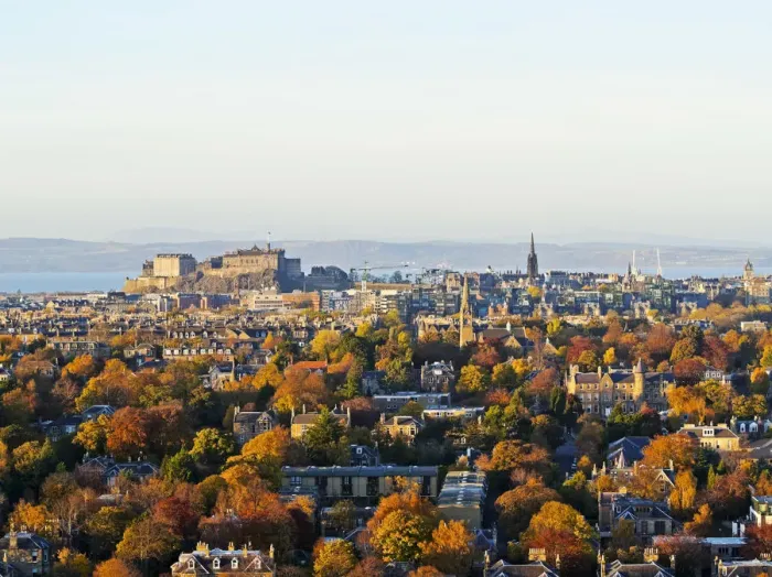 Framed Print : UK, Scotland, Lothian, Edinburgh, City Skyline with the Castle viewed from the Blackford Framed Print : UK, Scotland, Lothian, Edinburgh, City Skyline with the Castle viewed from the Blackford