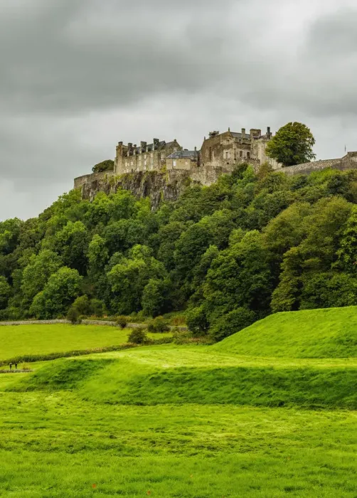 Framed Print : UK, Scotland, Stirling, View over the Kings Knot towards the Stirling Castle Framed Print : UK, Scotland, Stirling, View over the Kings Knot towards the Stirling Castle