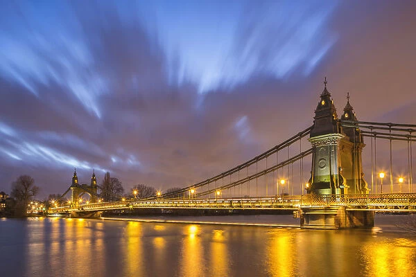 UK, United Kingdom, England, Hammersmith Bridge at dusk