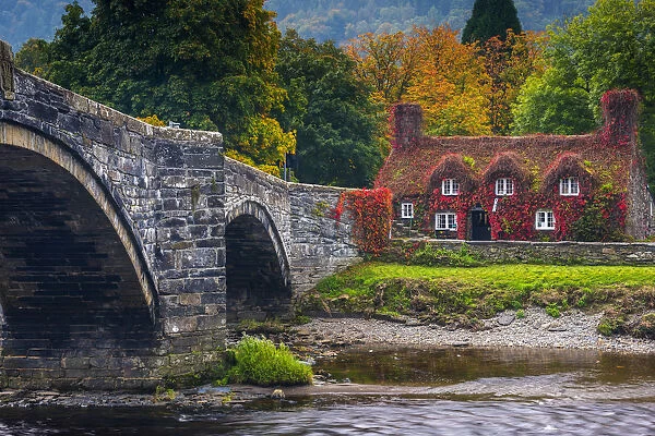 UK, Wales, Conwy, Llanrwst, River Conwy, Inigo Jones Bridge, Tu Hwnt iar Bont (Beyond