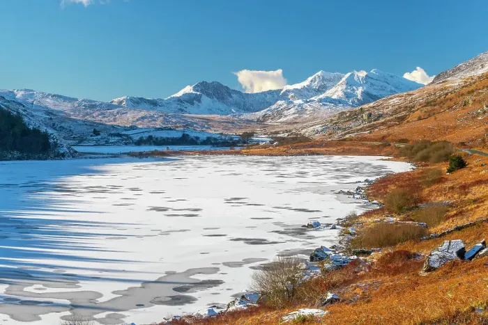 Framed Print : UK, Wales, Conwy, Snowdonia National Park (Parc Cenedlaethol Eryri), Capel Curig, Llynnau Mymbyr, Mount Snowdon (Yr Wyddfa) beyond Framed Print : UK, Wales, Conwy, Snowdonia National Park (Parc Cenedlaethol Eryri), Capel Curig, Llynnau Mymbyr, Mount Snowdon (Yr Wyddfa) beyond