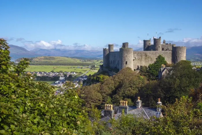 Framed Print : Uk, Wales, Gwynedd, Harlech, Harlech Castle, Mountains of Snowdonia National Park beyond Framed Print : Uk, Wales, Gwynedd, Harlech, Harlech Castle, Mountains of Snowdonia National Park beyond