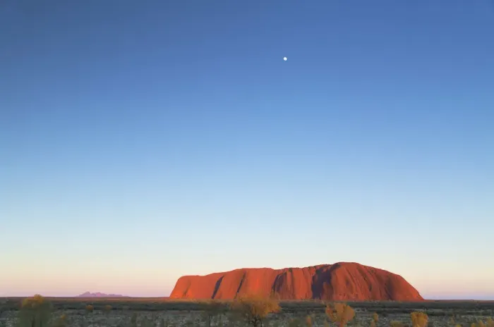 Framed Print : Uluru (UNESCO World Heritage Site) at dawn, Uluru-Kata Tjuta National Park, Northern Framed Print : Uluru (UNESCO World Heritage Site) at dawn, Uluru-Kata Tjuta National Park, Northern