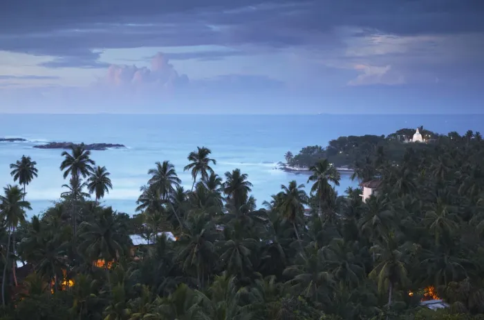 Framed Print : Unawatuna beach at dawn, Southern Province, Sri Lanka