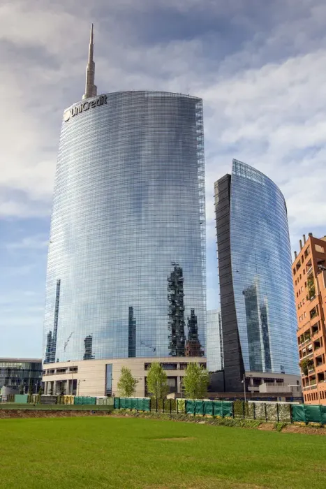 Framed Print : Unicredit Tower, Porta Nuova business district, Milan, Lombardy, Italy Framed Print : Unicredit Tower, Porta Nuova business district, Milan, Lombardy, Italy