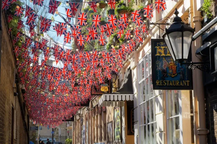 Framed Print : Union Jack bunting by the Trafalgar Tavern, Greenwich, London Framed Print : Union Jack bunting by the Trafalgar Tavern, Greenwich, London
