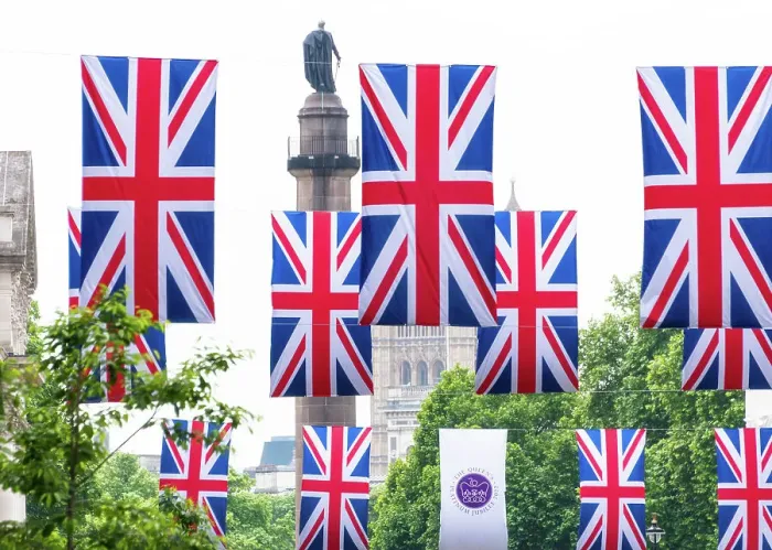Framed Print : Union Jack flags and Duke of York monument, London, England Framed Print : Union Jack flags and Duke of York monument, London, England
