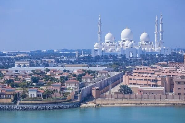 United Arab Emirates, Abu Dhabi, View towards Sheikh Zayed Grand Mosque