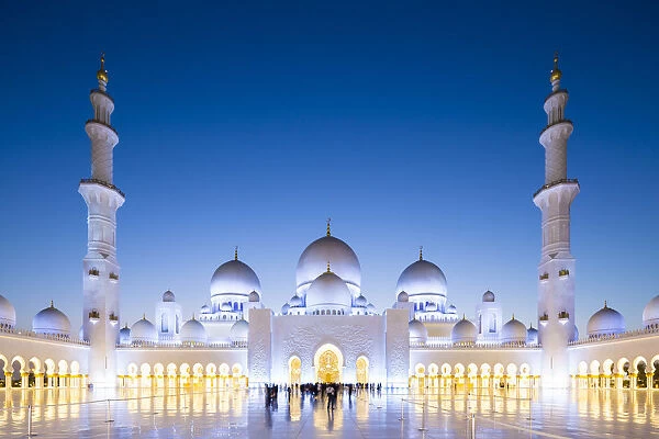 United Arab Emirates, Abu Dhabi. The courtyard and white marble exterior of Sheikh