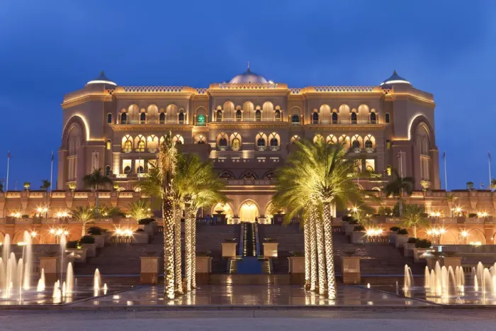 Framed Print : United Arab Emirates (UAE), Abu Dhabi, Emirates Palace Hotel, fountains Framed Print : United Arab Emirates (UAE), Abu Dhabi, Emirates Palace Hotel, fountains